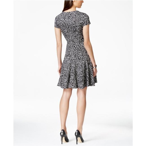 Calvin Klein Printed Short-Sleeve Dress - Picture 2 of 6